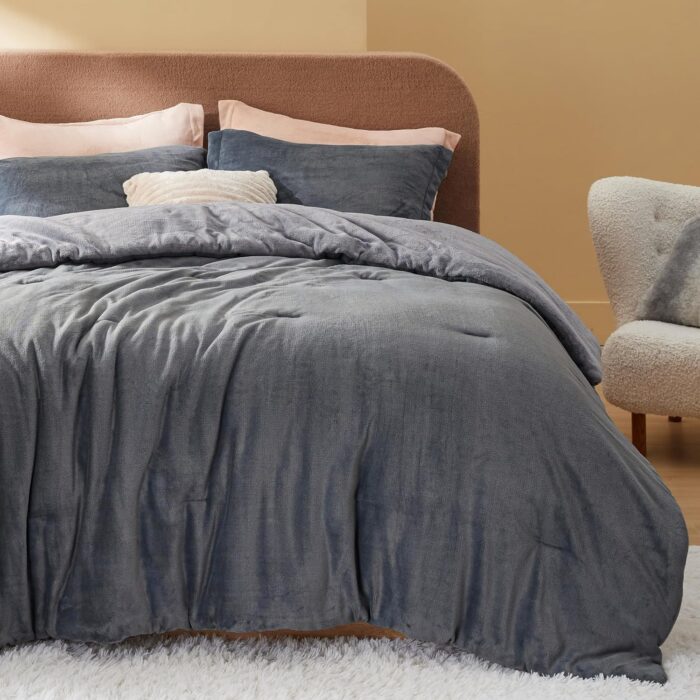 Soft Fluffy King Comforter Set, Cozy Warm Dark Grey Bedding Set Anti-Static, 4 Pieces Plush Winter Bed Set with Comforter, Fitted Sheet, Pillow Shams